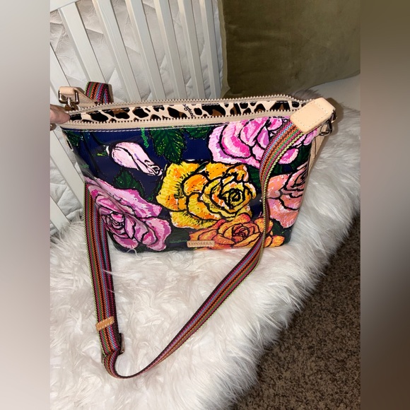 Beautiful Consuela Downton Crossbody Everleigh - Picture 11 of 16